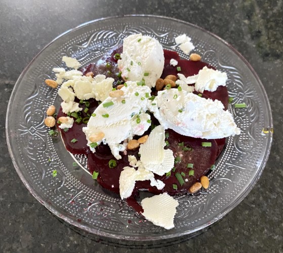 carpaccio de betteraves au chevre frais