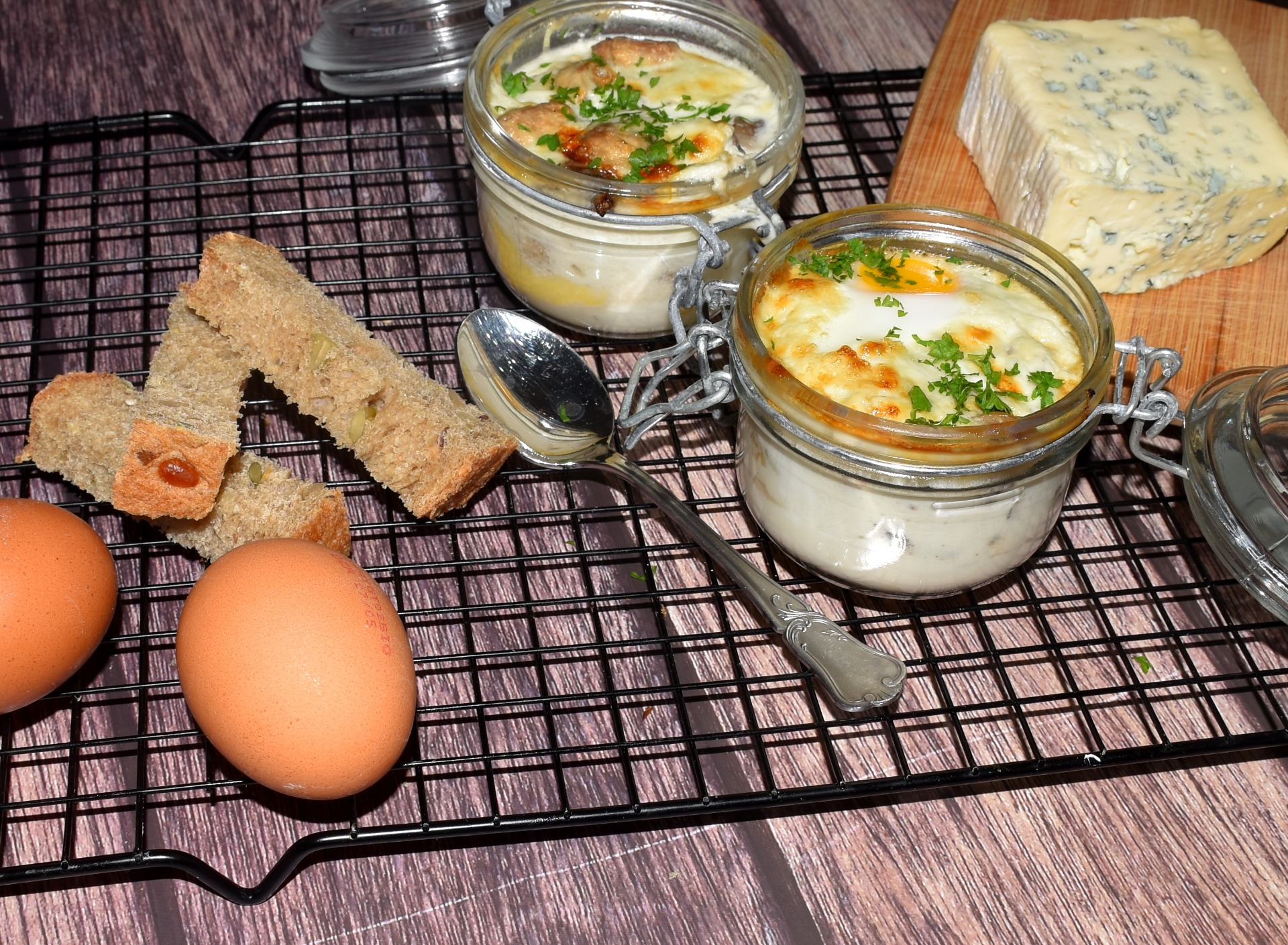 oeuf cocotte aux champignons et Bleu d'Auvergne
