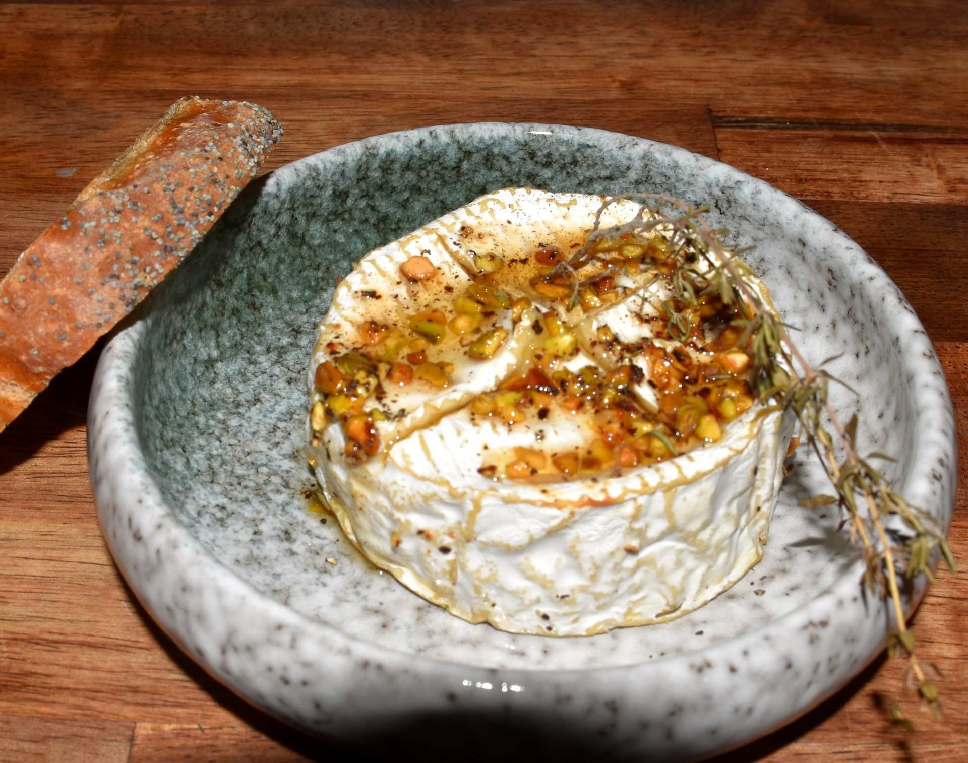 camembert rôti au miel et thym